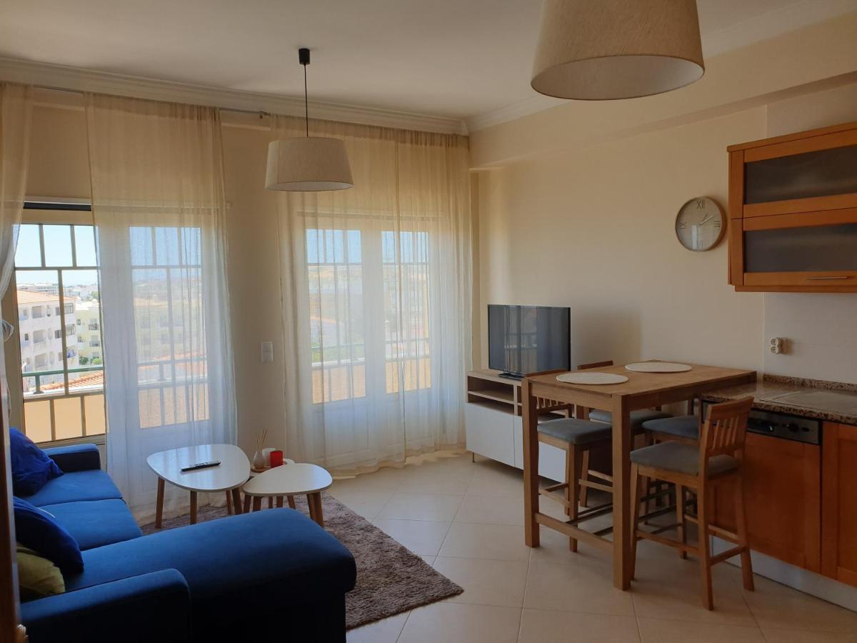 Oura Beach T1 Apartment Coral , Close To The Strip, Swimming Pool, Wi Fi, A/C Albufeira Exterior foto